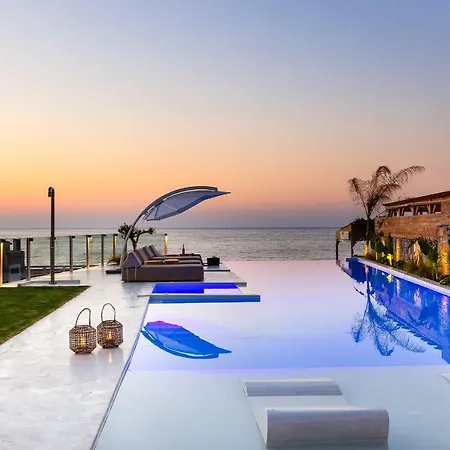 La Casa Di Mare, Luxury Front With Private Pool, Whirlpools & Sauna, By Thinkvilla Villa *