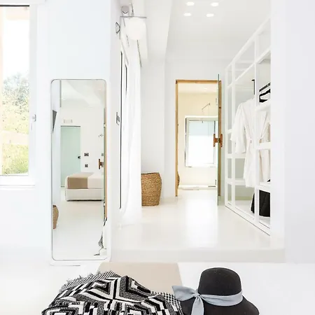 La Casa Di Mare, Luxury Front With Private Pool, Whirlpools & Sauna, By Thinkvilla Skaleta