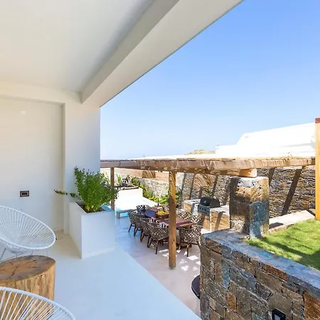La Casa Di Mare, Luxury Front With Private Pool, Whirlpools & Sauna, By Thinkvilla Villa Skaleta