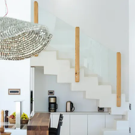 La Casa Di Mare, Luxury Front With Private Pool, Whirlpools & Sauna, By Thinkvilla Βίλα Σκαλέτα