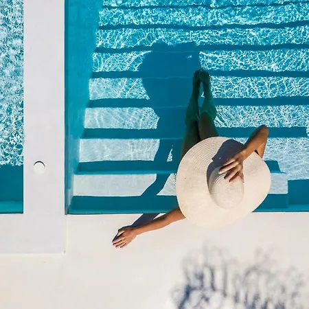 La Casa Di Mare, Luxury Front With Private Pool, Whirlpools & Sauna, By Thinkvilla Βίλα *